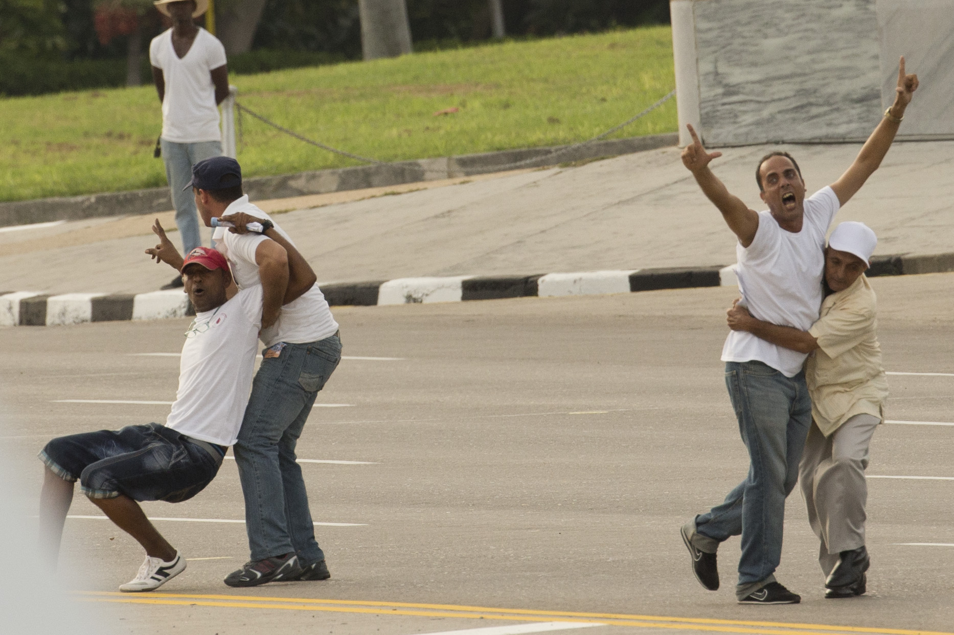 5274063e20aa4bd0b6cd0c9d3da04daa (1866&times;1243)