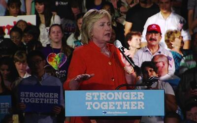 El padre del autor de la masacre de Orlando se presenta en evento de cam...