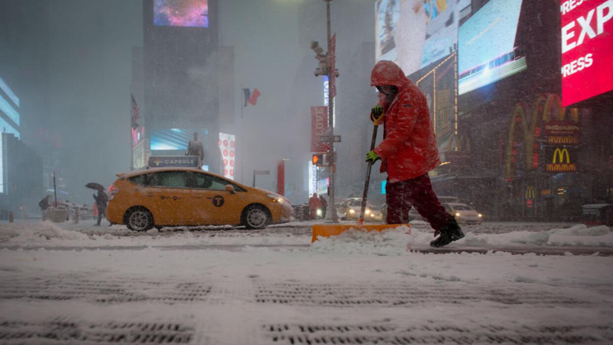 As&iacute; amaneci&oacute; Nueva York con la tormenta de nieve de este j...