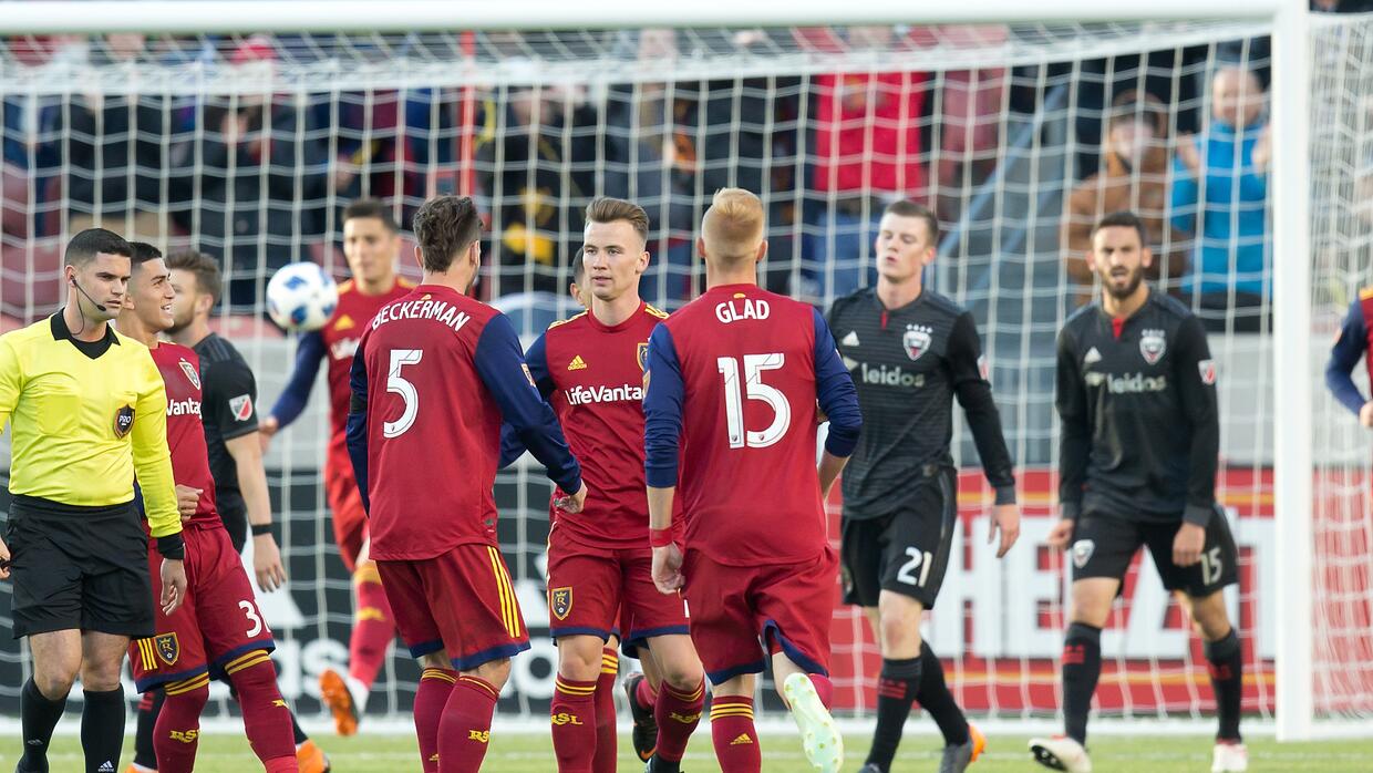 Real Salt Lake derrota a un D.C. United con 10 hombres