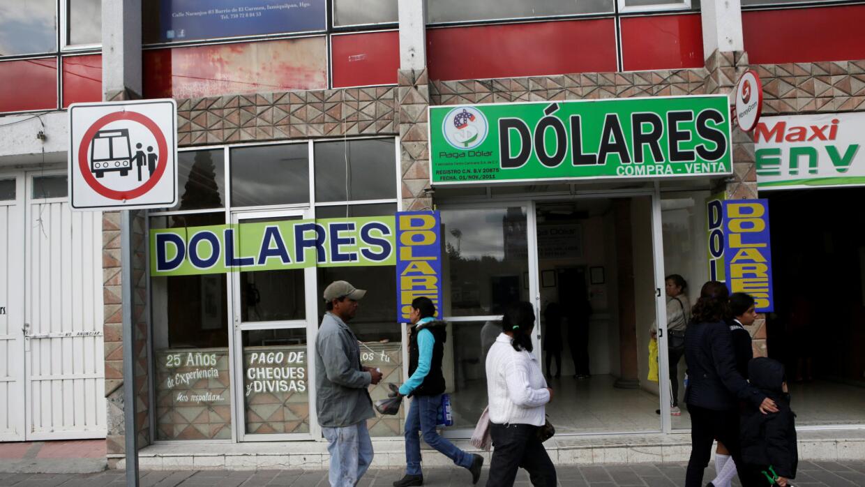 Migrantes mexicanos en EEUU están preocupados por amenaza de Trump de fr...
