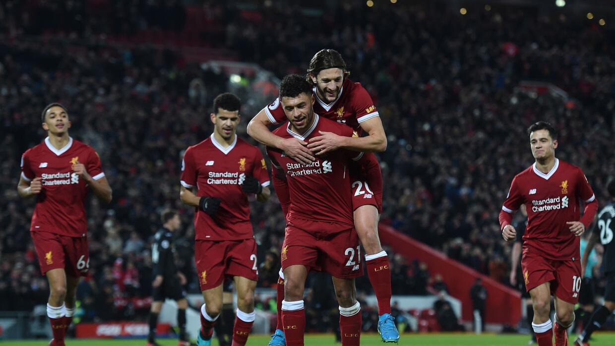 Liverpool defiende su posición en la tabla con goleada sobre el Swansea City