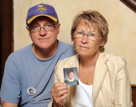Los padres del pequeño de 11 años, Jacob Wetterling, secuestrado y asesi...