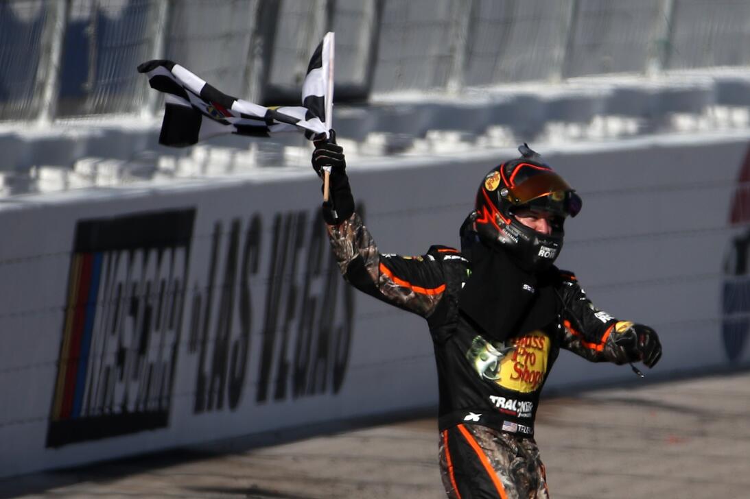Las Vegas recibió a la Nascar entre la belleza, un día soleado y una pel...