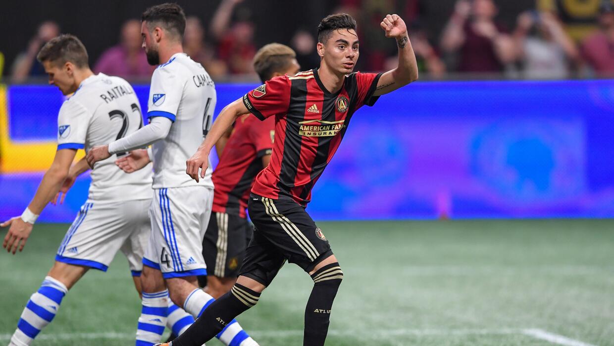 With a double from Miguel Almiron and masterful free-kick shots, Atlanta United defeats Montreal by a landslide.