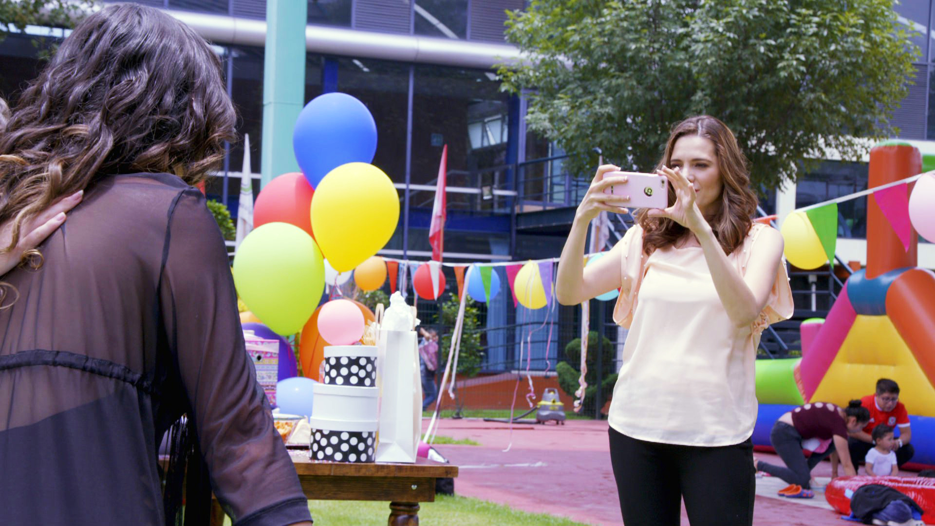 La Rosa de Guadalupe 'Las mamás también' Univision