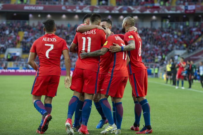 La selección chilena igualó 1-1 con Australia en un partido que sufrió h...