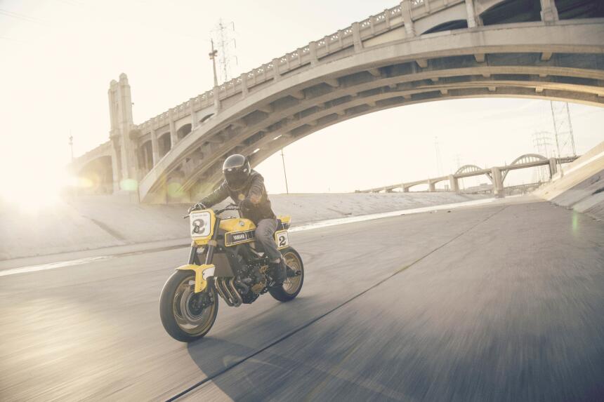 Yamaha Yard Built 900 ‘Faster Wasp’ por Roland Sands Design