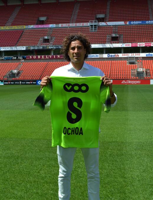 Memo Ochoa usará el extraño número 8; aquí otros porteros con números in...