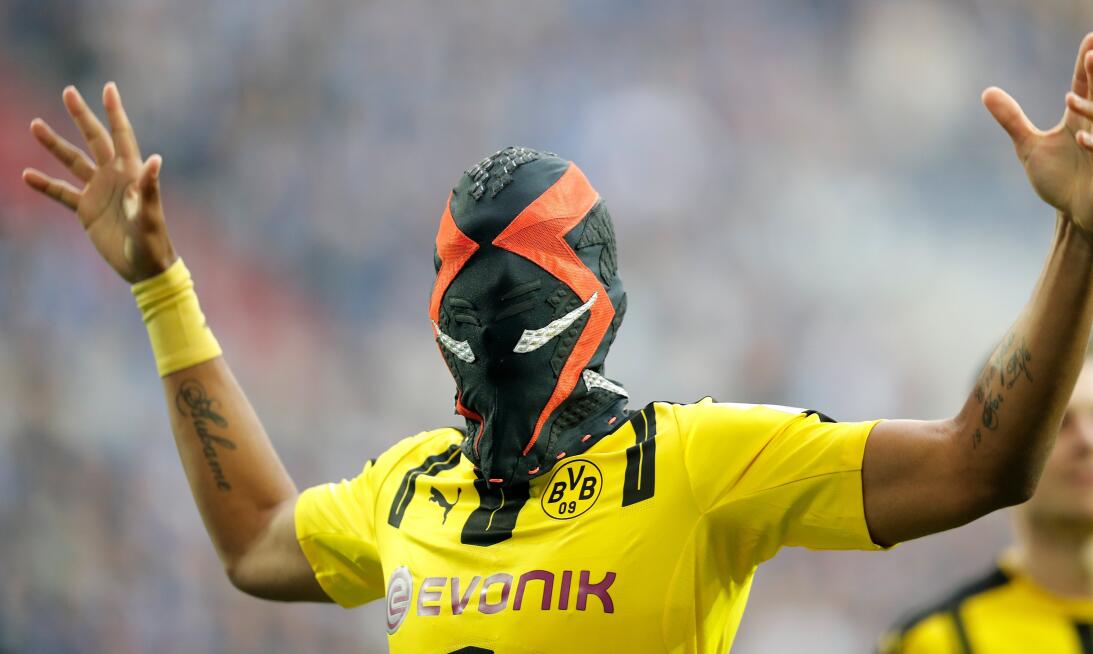 Los dolores de cabeza que le da Aubameyang al departamento de marketing...