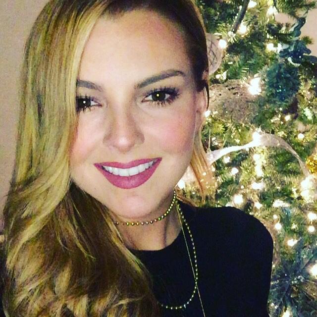 Los actores de telenovela disfrutaron de la Noche Buena en compañía de s...