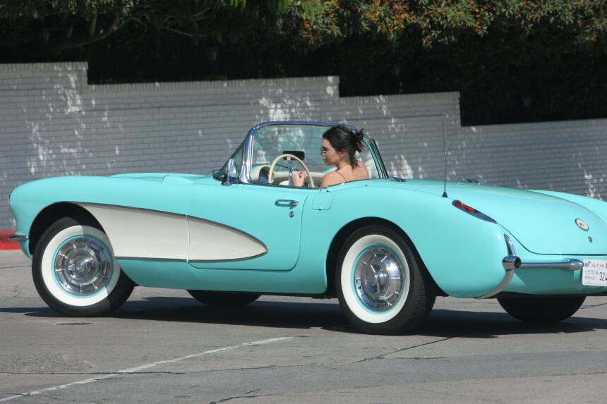 Kendall Jenner es una fanática de los autos, estos son algunos en su