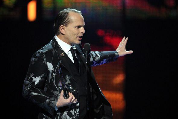 Posteriormente vino la entrega del reconocimiento con el que Latin GRAMM...