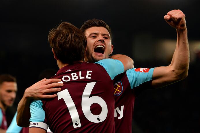En fotos: West Ham, sin 'Chicharito' de titular, salió de zona de descen...