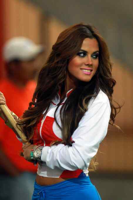 Bellas porristas en la vuelta de las semis