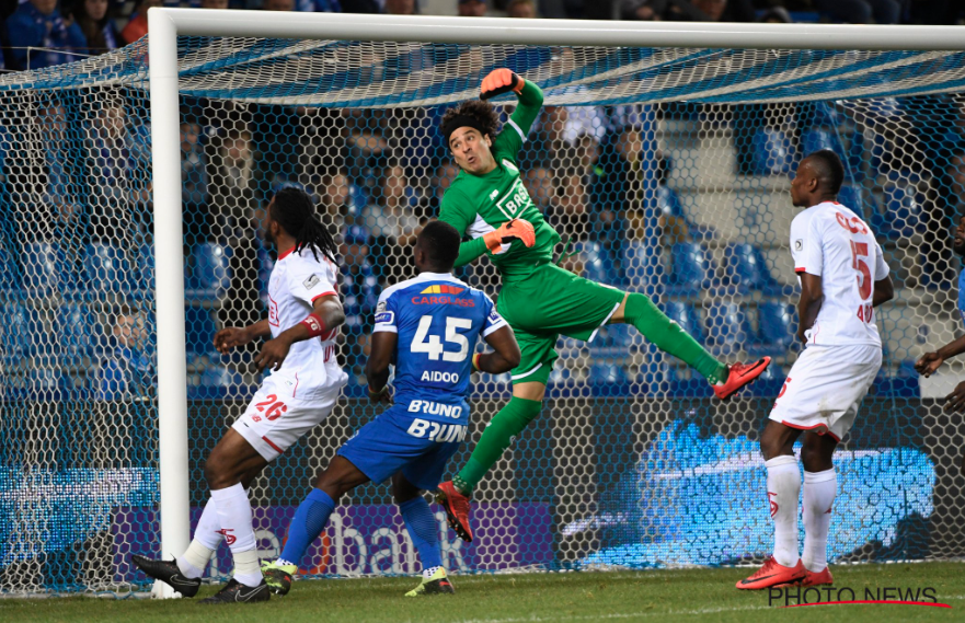 Guillermo Ochoa: 'Memo' volvió al arco del Standard en esta jorn...