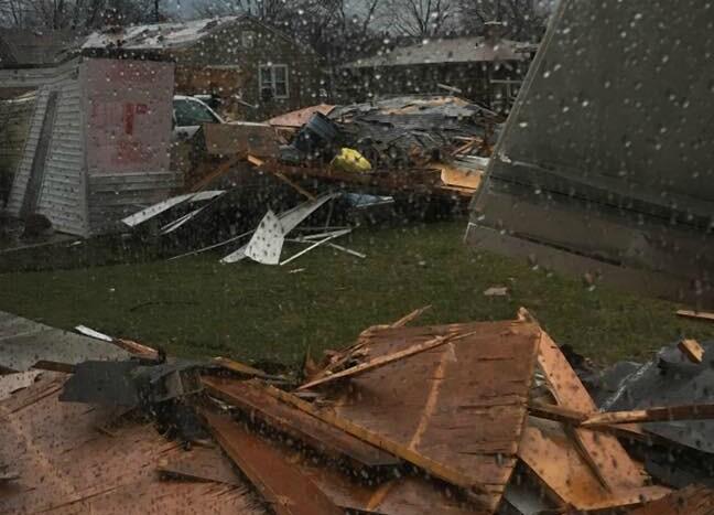 Imágenes de paso de tornado en Ottawa, Illinois