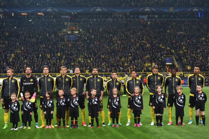 Borussia Dortmund le rinde homenaje a Marc Bartra GettyImages-667724992.jpg