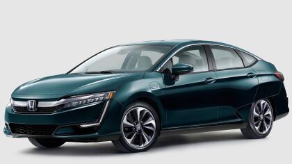 <h3 class="cms-h3-H3">4. Honda Clarity</h3><br/>La familia Clarity de autos electrificados de Honda viene en tres versiones: eléctrico, híbrido enchufable y con electricidad generada por una celda combustible alimentada por hidrógeno. Sus dueños reportaron problemas con el sistema climático, los sistemas de distribución de combustible y escape (en el caso del híbrido enchufable) y problemas con la carrocería.