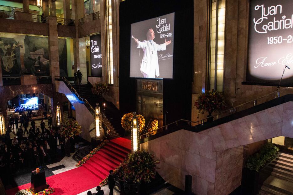 Homenaje a Juan Gabriel en Bellas Artes