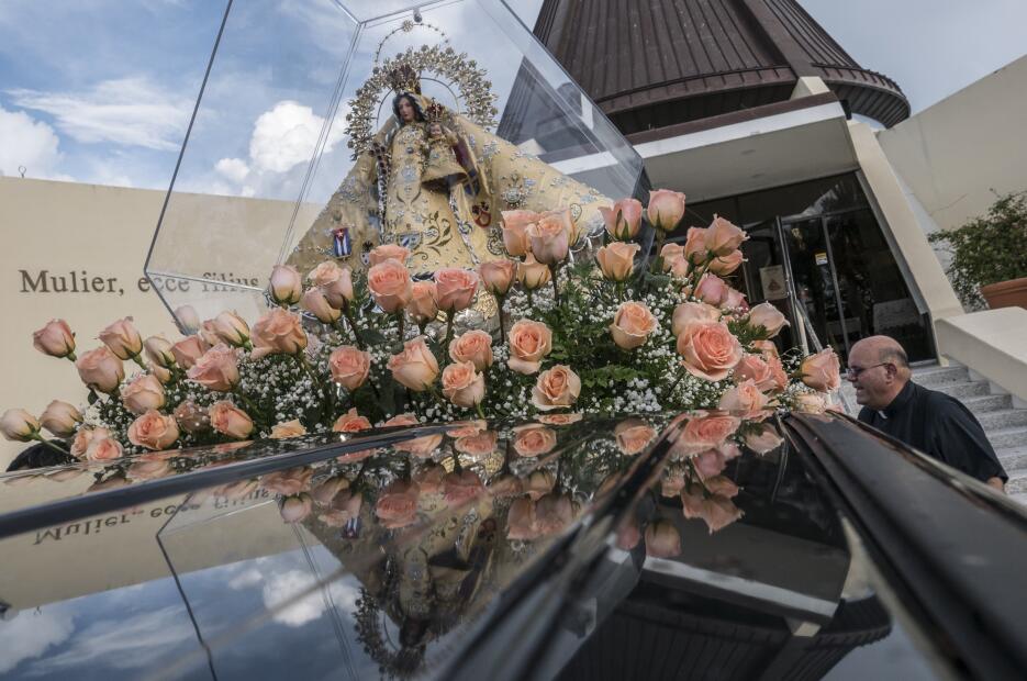Vista de una imagen de la Virgen de la Caridad del Cobre, patrona de Cub...