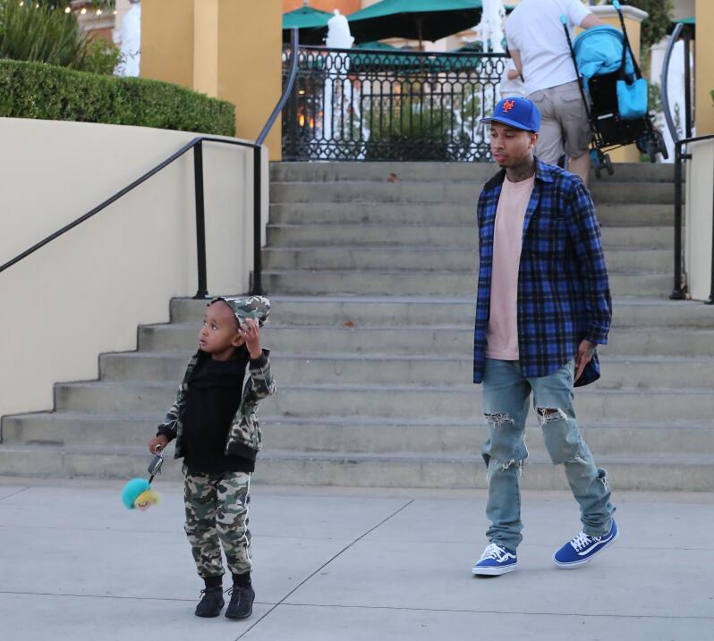 Kylie Jenner en paseo con Tyga y King Cairo