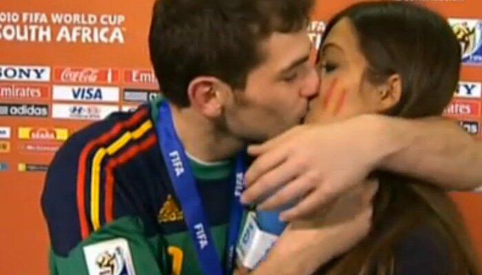 En el día del beso, los besos más recordados del deporte