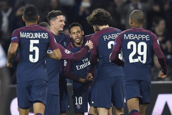Con triplete de Kurzawa, el PSG sigue a paso firme en la Champions getty...