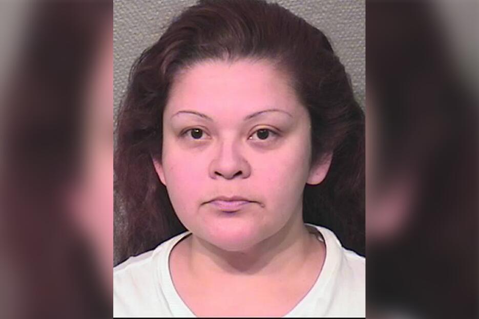 Melissa Ann Martínez proporcionó alcohol y drogas controladas (hidrocodo...