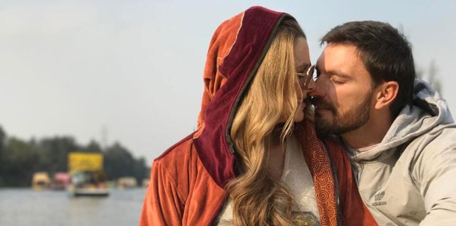 Marjorie de Sousa y Julián Gil.