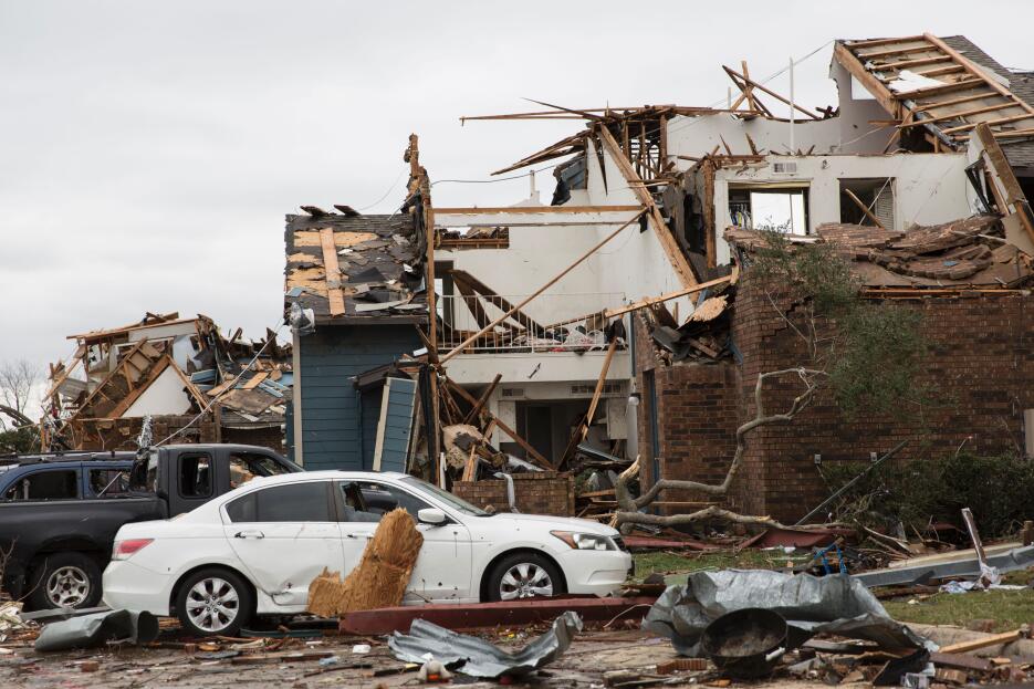 Una serie de tornados azotaron en diciembre de 2015 el área de Texas com...