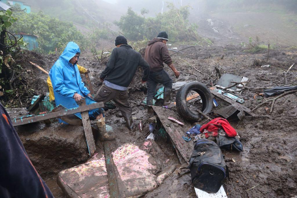 Las impactantes imágenes de la destrucción causada por la tormenta tropi...