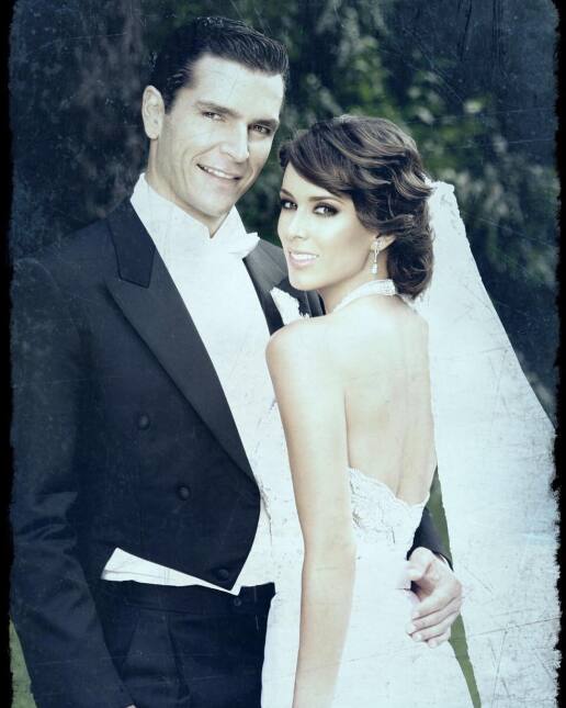 Jacqueline Bracamontes celebra 6 años de casada con Martín Fuentes, así