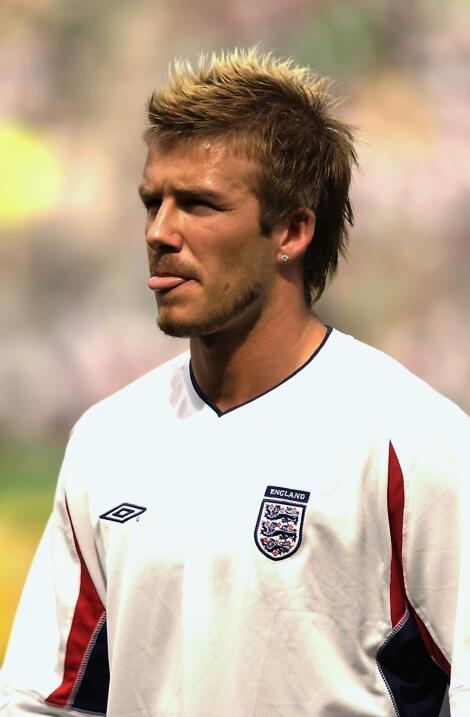 Innovador en peinados, imponente por sus tatuajes y fashionista por su r...