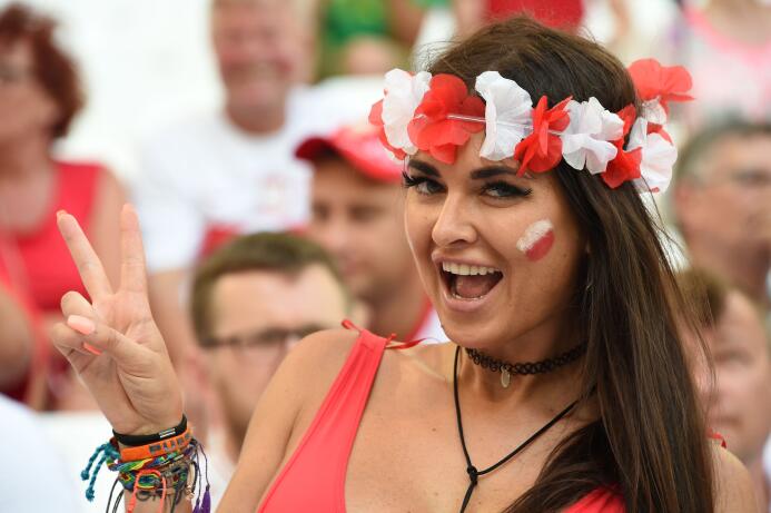 Ellas se llevaron los chiflidos y piropos en el Estadio Velódrome de Mar...