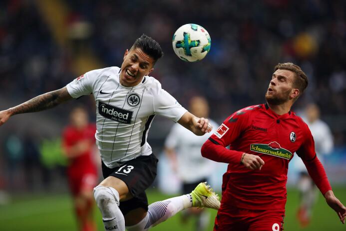 En fotos: Eintracht Frankfurt empató ante el Friburgo con Carlos Salcedo...