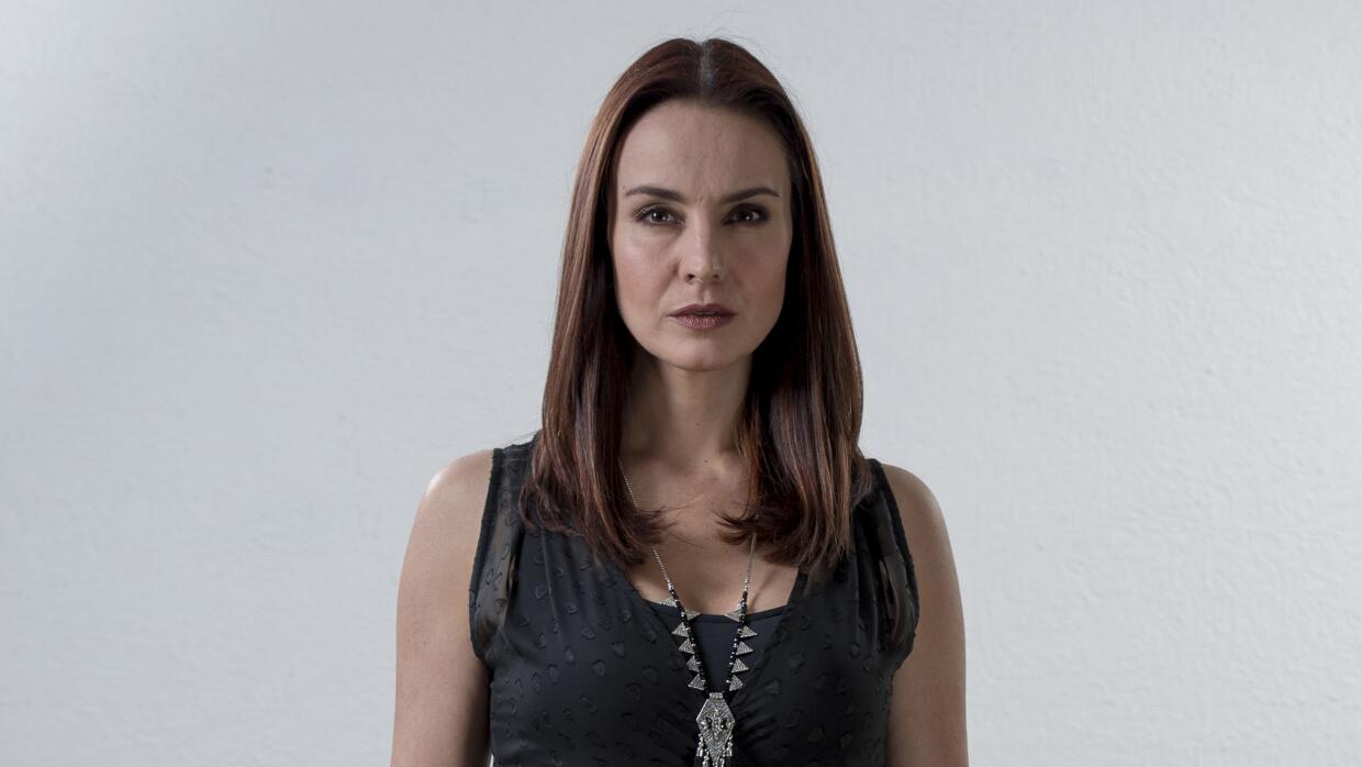 Alejandra Barros es 'Jackie Acosta' Univision