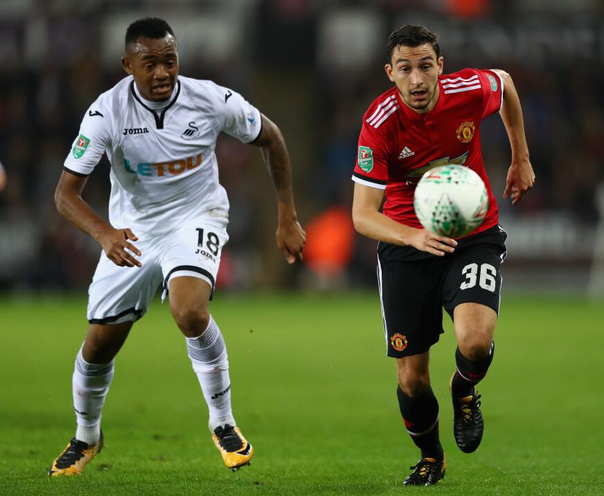 El italiano Mateo Darmian regresaría a su país desde el Manchester Unite...