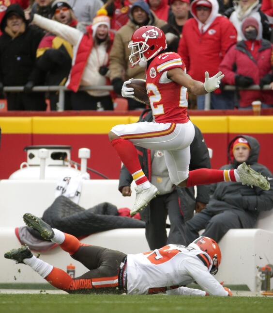 Los Kansas City Chiefs le ganaron 17-13 a los Cleveland Browns, ligan 9...