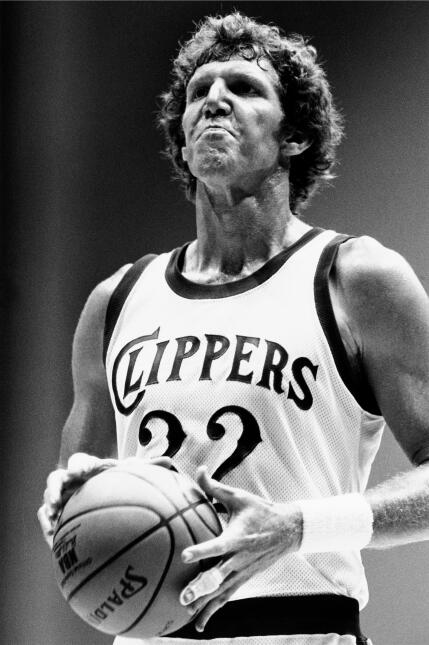 La estrella de la NBA de los años 70' y 80' Bill Walton está cumpliendo...
