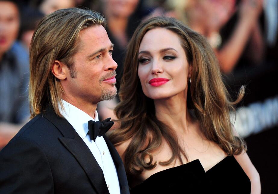 Quién podría creer que despues de 12 años juntos y 6 hijos, Angelina pus...
