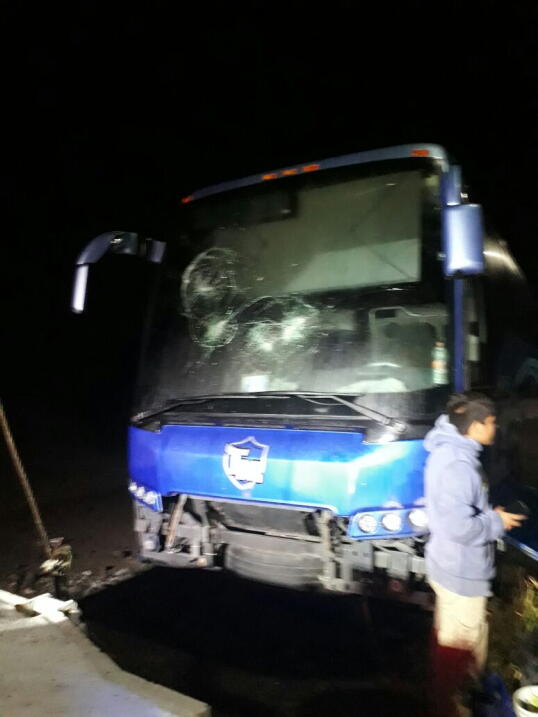 Autobús baleado de la banda Tierra Mojada, agosto 6 de 2017.