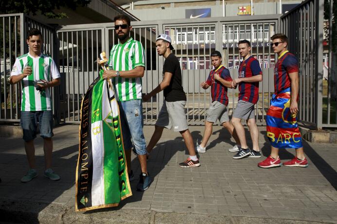 Barcelona levanta el ánimo con triunfo ante el Betis de Guardado GettyIm...