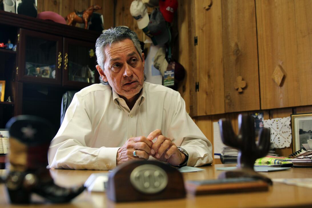 El sheriff Benny Martínez, demócrata, en su despacho. Entre 2009 y 2013,...