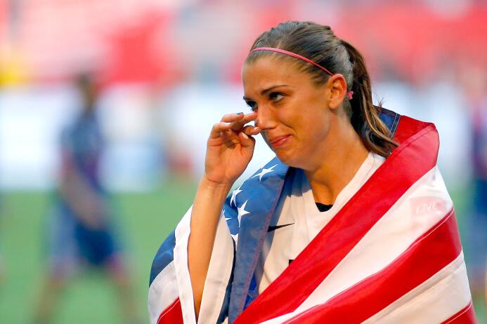 Alex Morgan se disculpó tras ser expulsada de Disney por "conducta agres...