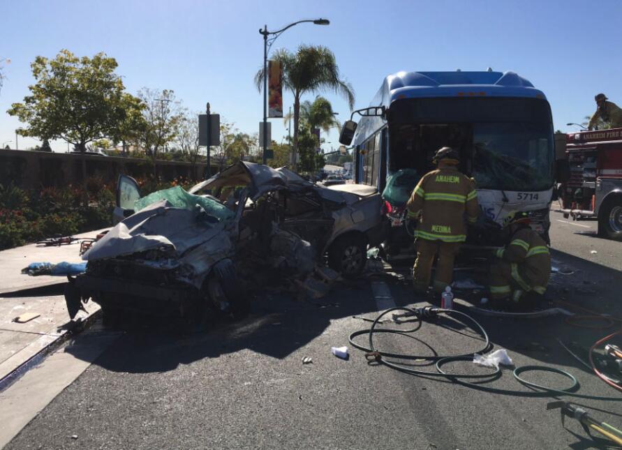 Accidente de autobús en Anaheim, California