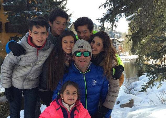 Mayrín Villanueva, Eduardo Santamarina y sus hijos