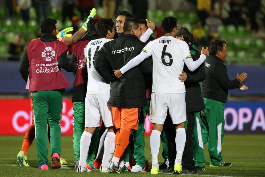 Bolivia derrota a Ecuador