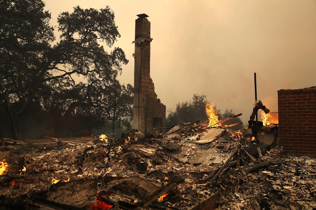 Impactantes imágenes de la devastación causada por incendios en Californ...