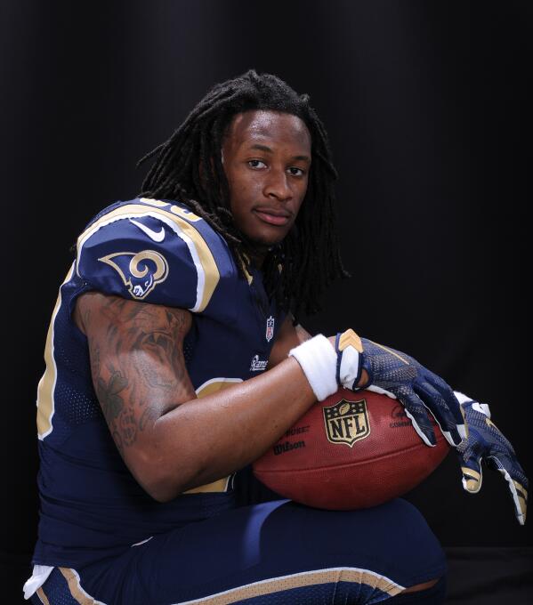 El portafolio del novato corredor Todd Gurley de los St. Louis Rams AP_7...